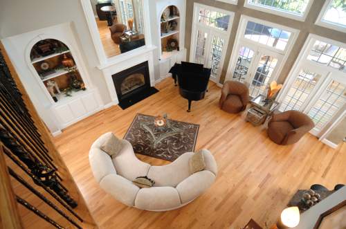 When executed properly, the contemporary living room design feels inviting and comfortable without being crowded or overly ornate.