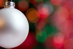 White and red make bold accent colors for any Christmas tree.