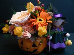 Warm and inviting, fall floral displays give your home a flavor of the changing seasons.