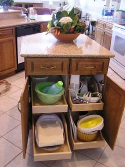 Pull outs, tilt outs, drawer dividers and rotating racks of all types keep cooking utensils organized and accessible.