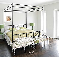 Simple, elegant and balanced, the minimalist home brings calm and tranquility to its occupants. Photo by decorology.