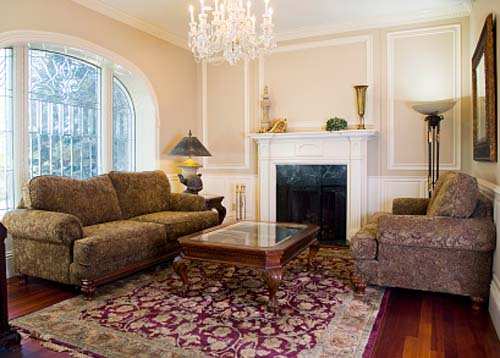 A modern living room with Victorian theme can be elegant and tastefully done.